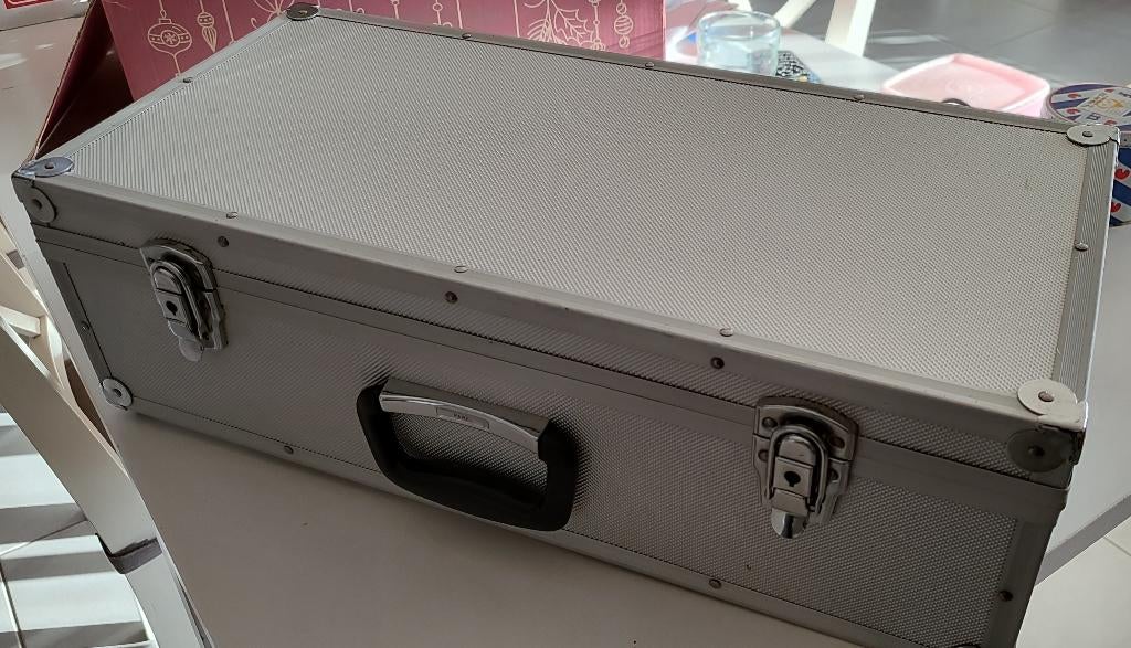 2 CD-koffers Perel, Musique & Instruments, Boîtiers & Valises, Enlèvement, Utilisé, Autres instruments