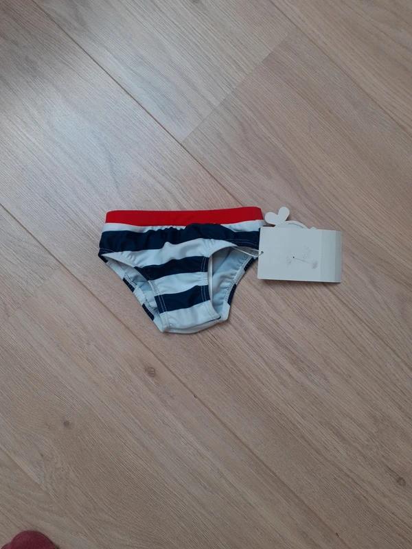 Slip de bain Chicco rouge & bleu Neuf 6 mois, Enfants & Bébés, Neuf, Garçon ou Fille, Enlèvement ou Envoi, Maillot de bain