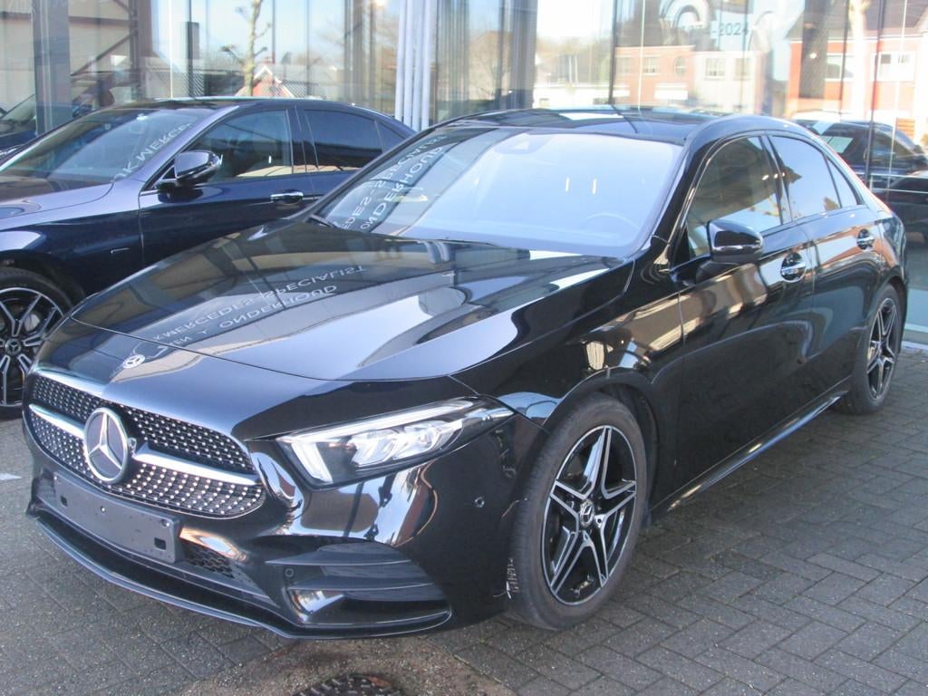 Mercedes-Benz A 200 BERLINE AMG PANO LEDER, Auto's, Mercedes-Benz, 4 deurs, Gebruikt, 4 cilinders, Bedrijf