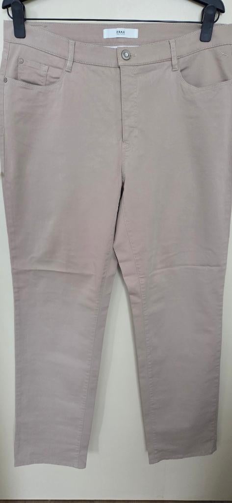 Beige Broek van het merk BRAX nooit gedragen, Kleding | Dames, Brax, Beige, Maat 42/44 (L), Ophalen of Verzenden