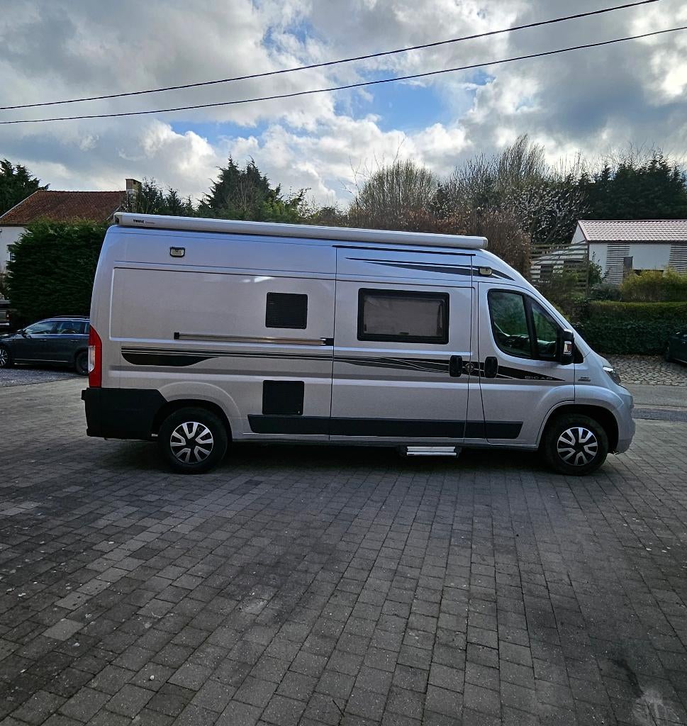 camping car, Jusqu'à 4, 6 à 7 mètres, Siège standard, Toilette à cassette