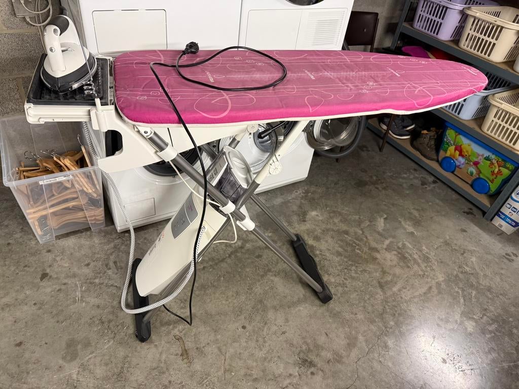 Laurastar S7a – pour pièces ou à réparer, Enlèvement, Utilisé, Fer à repasser avec cordon