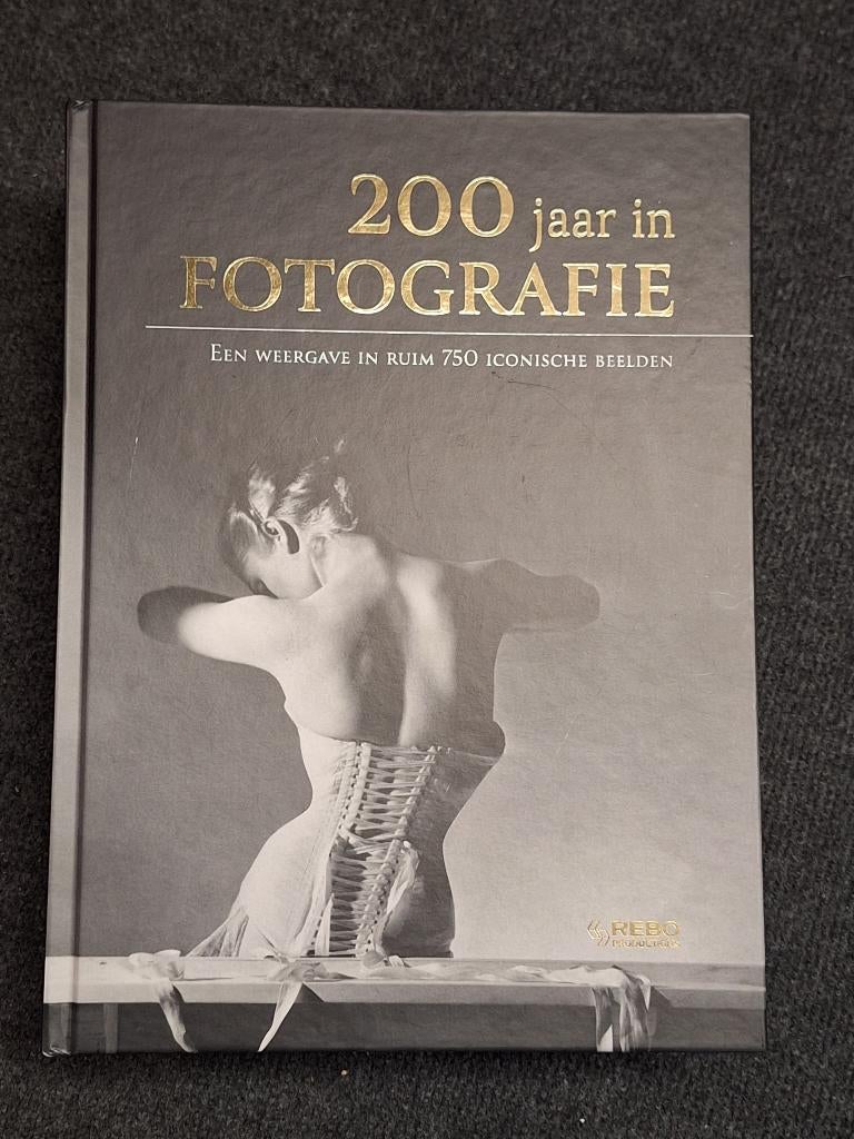 200 jaar in fotografie, Boeken, Kunst en Cultuur | Fotografie en Design, Ophalen, Fotografie algemeen, Nieuw, Diverse auteurs