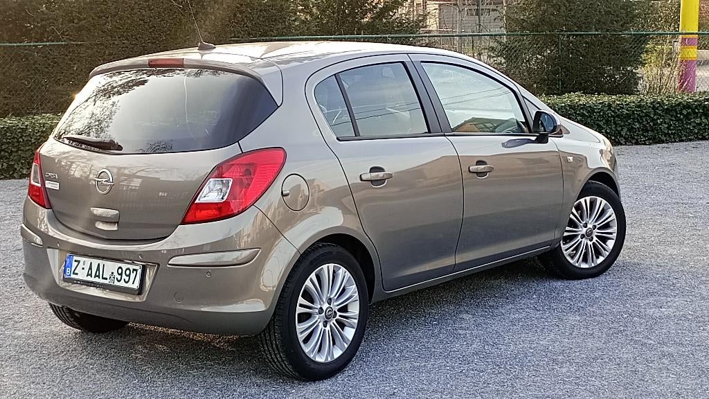 Opel Corsa 1.2 benzine. Zeer mooie staat. Vele opties., Voorwielaandrijving, Euro 5, 129 g/km, Bedrijf