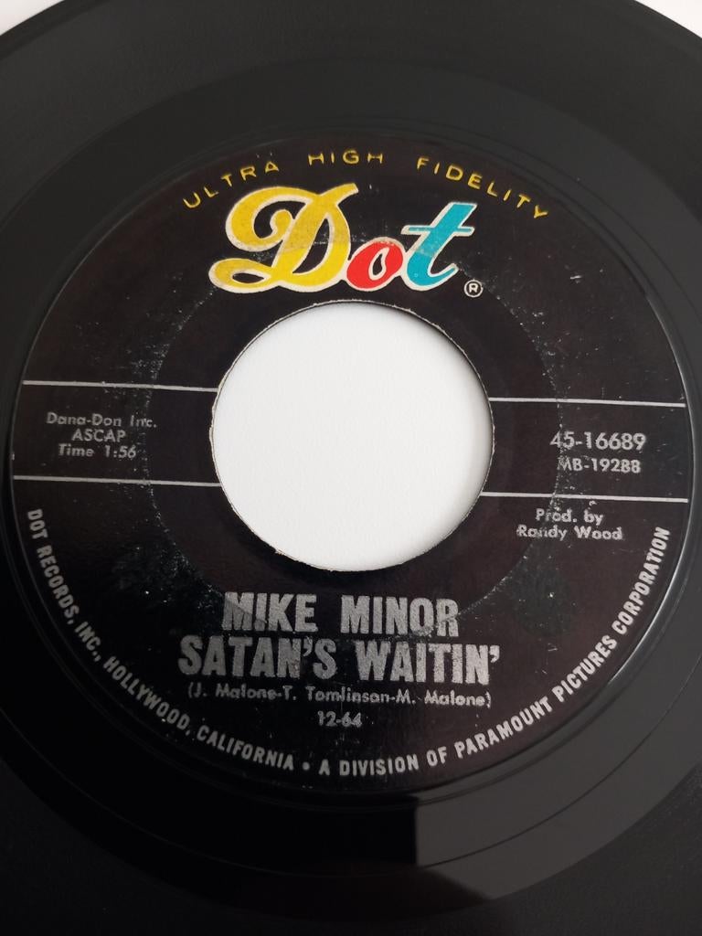 MIKE MINOR. SATAN'S  WAITIN. POPCORN OLDIES US 45 G, Ophalen of Verzenden