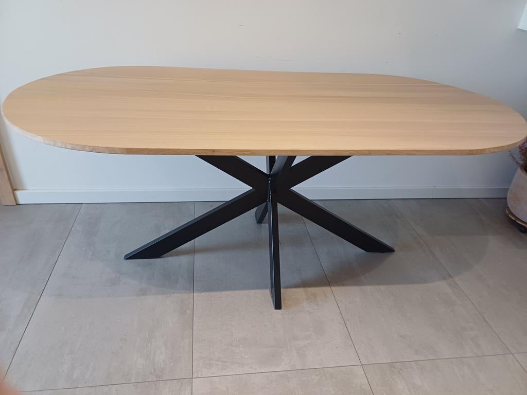 Kwalitatief eettafel, massief eik ovaal, Huis en Inrichting, Ophalen, Ovaal