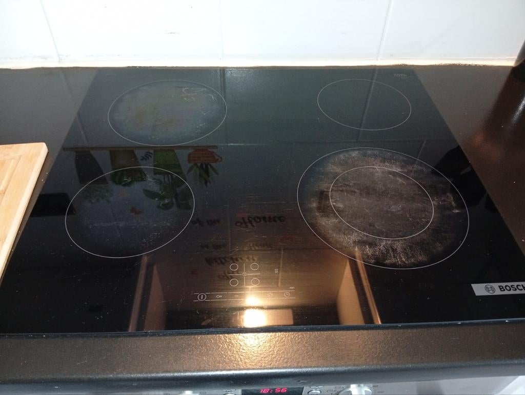 Bosch elektrisch fornuis, Elektronische apparatuur, Ophalen, Gebruikt, Tussenbouw, 4 kookzones