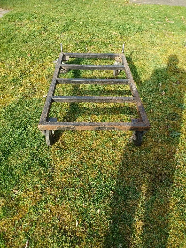 Karren voor grote pakken hooi en stro