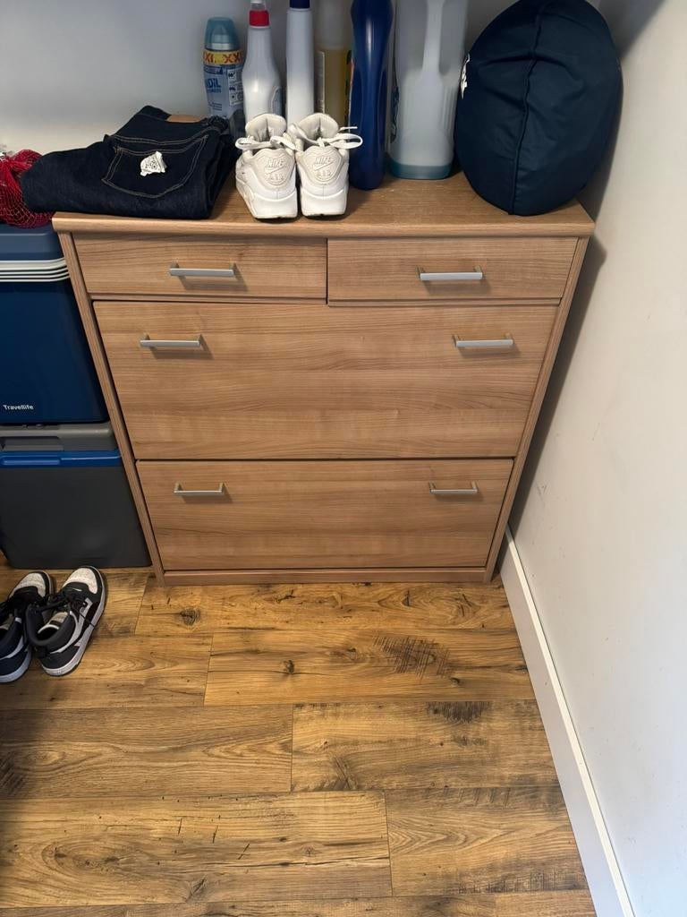 Schoenkast, Ophalen, Gebruikt