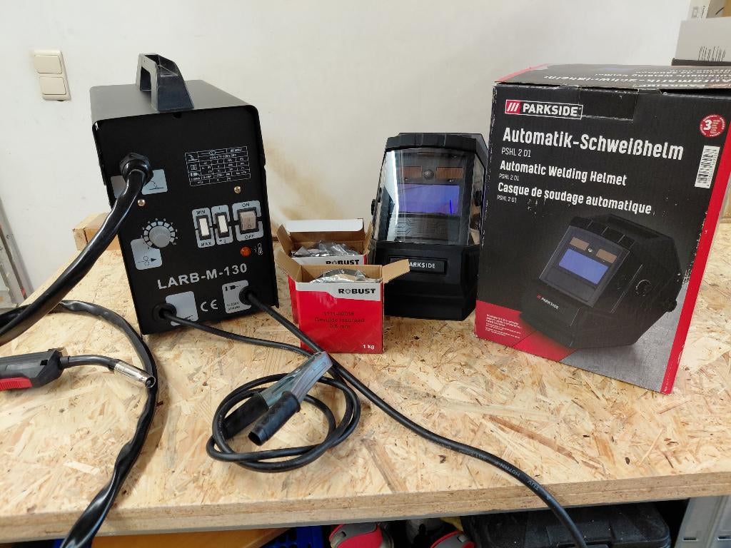 Poste à souder LARB-M130 avec casque automatique et bobinnes, Bricolage & Construction, Enlèvement, Neuf, Moins de 150 ampères