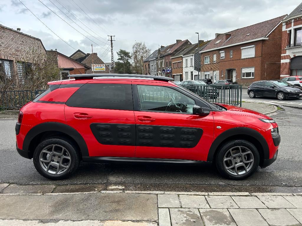 Citroen C4 Cactus 1.2i Shine Edition 81(110) KW(HP) GAR.1AN, Autos, Citroën, Rouge, Achat, Euro 6, Boîte manuelle