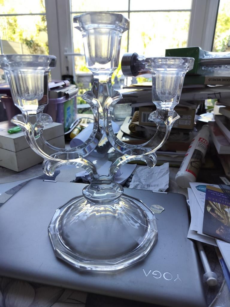 Glazen kandelaar, Ophalen