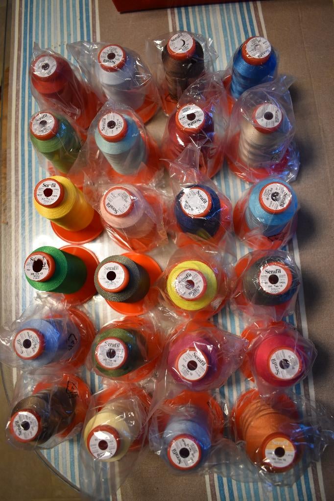 SERAFIL LOCKGAREN 300 (200/2), Ophalen of Verzenden, Nieuw, Garen of Naald(en)