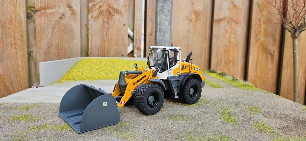 Rénové Liebherr 546 chargeuse sur pneus 1:32, Enlèvement ou Envoi, Neuf, Tracteur et Agriculture, Autres marques