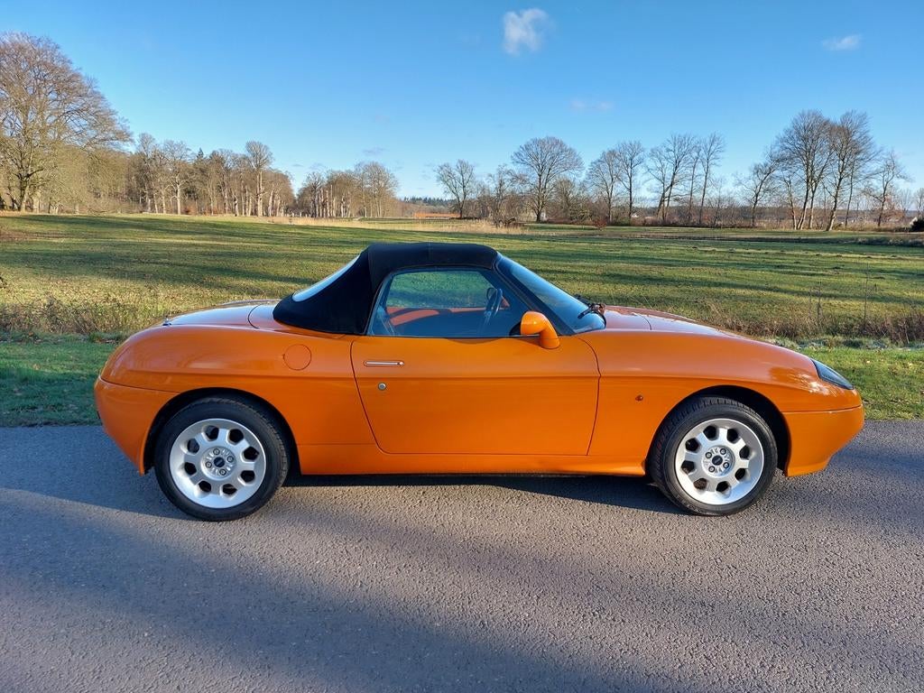 Fiat Barchetta   Arancio 570  1996 Oldtimer New Distributie, Auto's, Fiat, Zwart, 4 cilinders, 1749 cc, Zwart