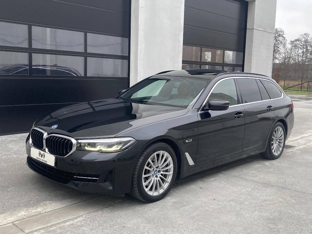 BMW 530e Touring/Pano Dak/Zwarte hemel.../Garantieie, Auto's, Automaat, Achterwielaandrijving, 4 cilinders, Zwart