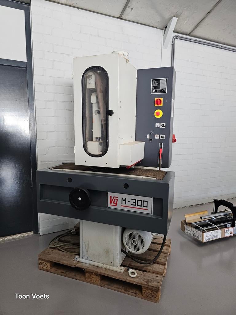 Stijlenschuurmachine VG Elektrisch hoog  / laag, Doe-het-zelf en Bouw, Gereedschap | Schuurmachines, Ophalen, Bandschuurmachine