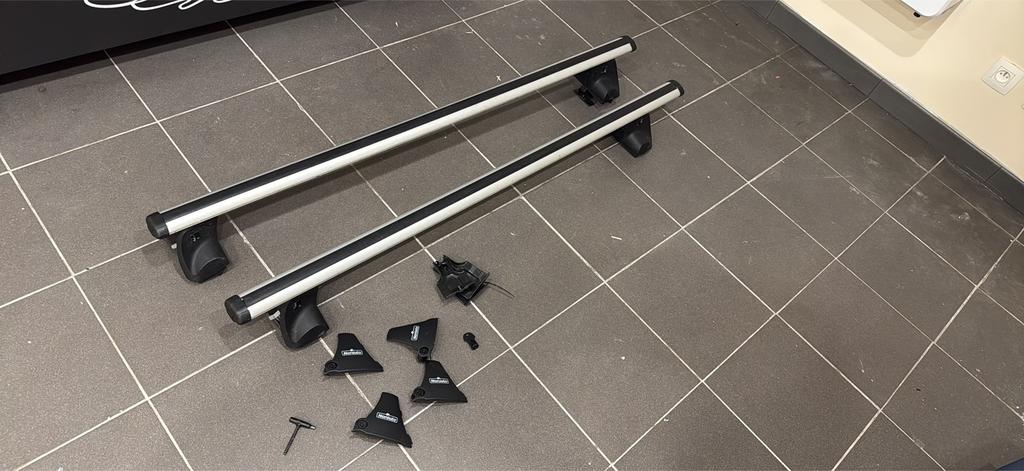 Barres de toit Norauto  – Complètes avec clés, Enlèvement ou Envoi, Utilisé