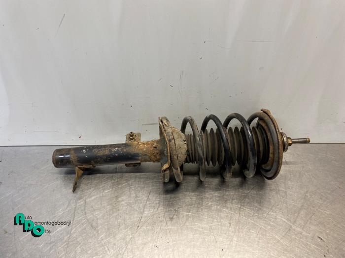 Schokdemperpoot rechts-voor van een Ford Street Ka (Street K, Auto-onderdelen, Ophanging en Onderstel, Ford, Gebruikt, 3 maanden garantie