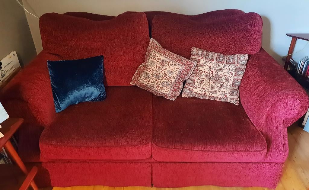 Bankstel in rode velours, Maison & Meubles, Canapés | Sofas & Chaises Longues, Utilisé, Trois personnes, 200 à 250 cm, Tissus