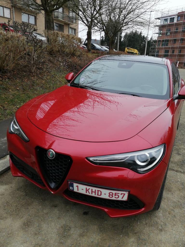 Alfa stelvio 2.0 Q4 280cv, Automaat, 1995 cc, Leder, 5 zetels