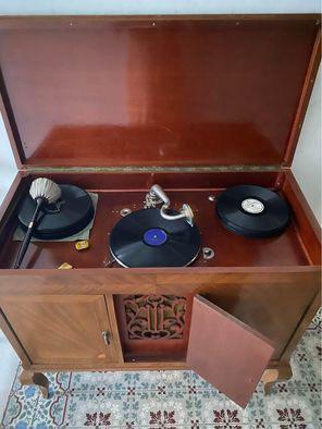 Grammofoon in mahoniehouten kast, Antiek en Kunst, Ophalen