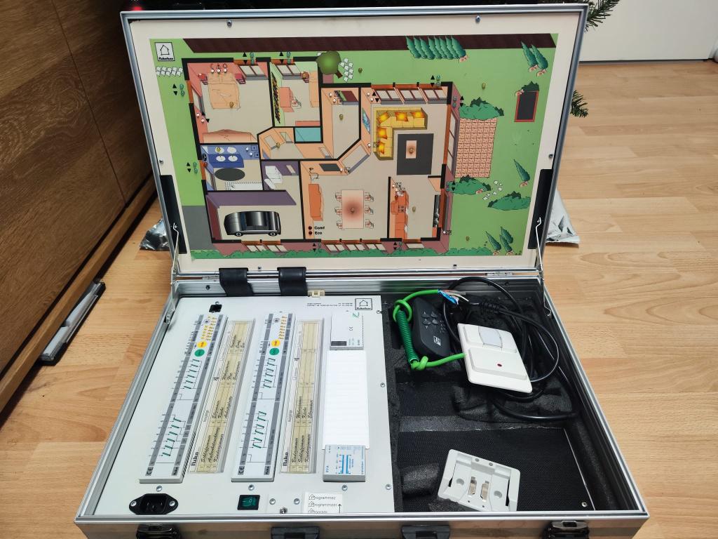 Nikobus valise démo PV-008-99, Bricolage & Construction, Enlèvement, Utilisé, Autres types