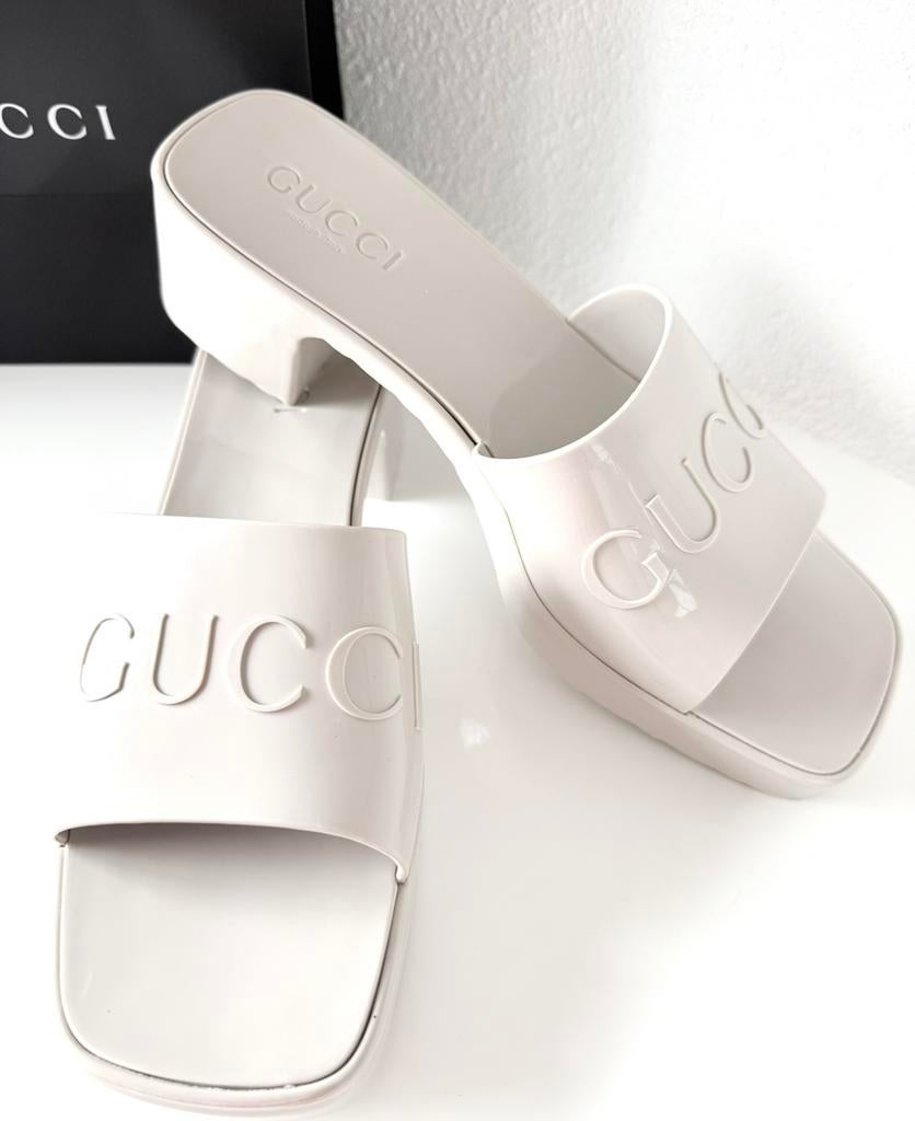 GUCCI PLATFORM LOGO MUILTJES, 40,(NEW €645) ORIGINEEL💖💖💖, Enlèvement ou Envoi, Comme neuf, Gucci, Blanc