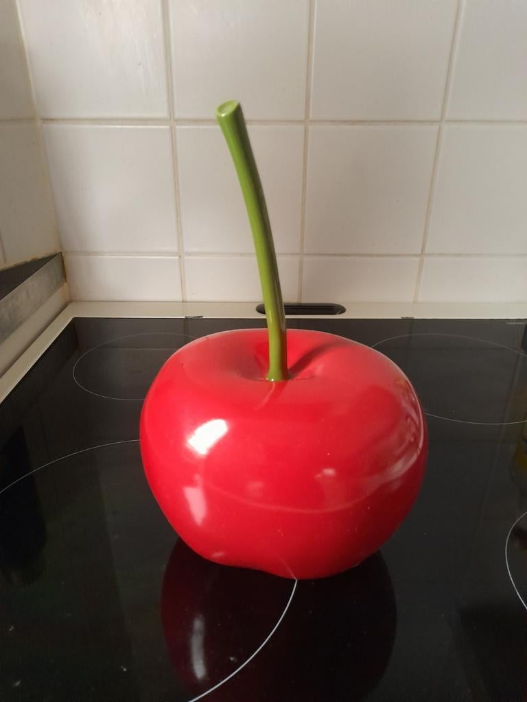 Belle cerise en plâtre ou similaire, Enlèvement