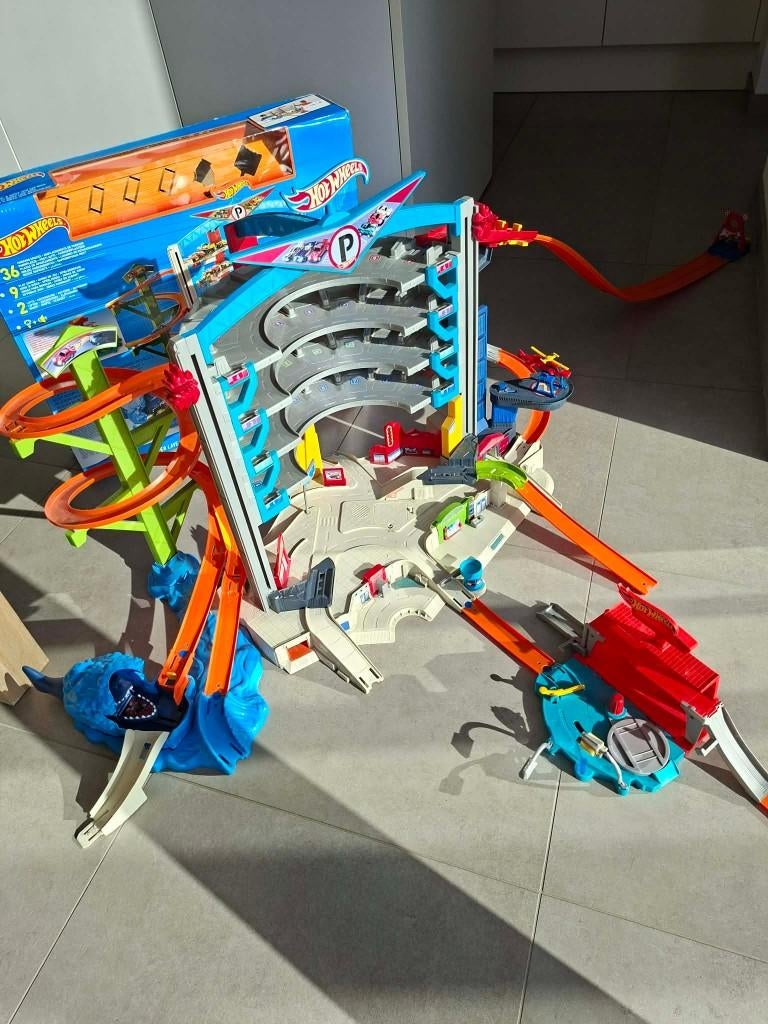 Hot Wheels ultieme garage met autwasserette, Ophalen, Zo goed als nieuw