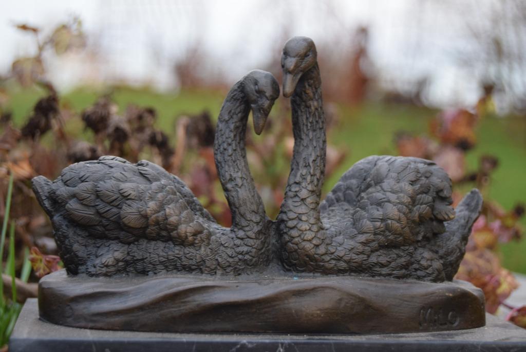 Schitterend koppel bronzen zwanen gesigneerd., Ophalen of Verzenden, Brons