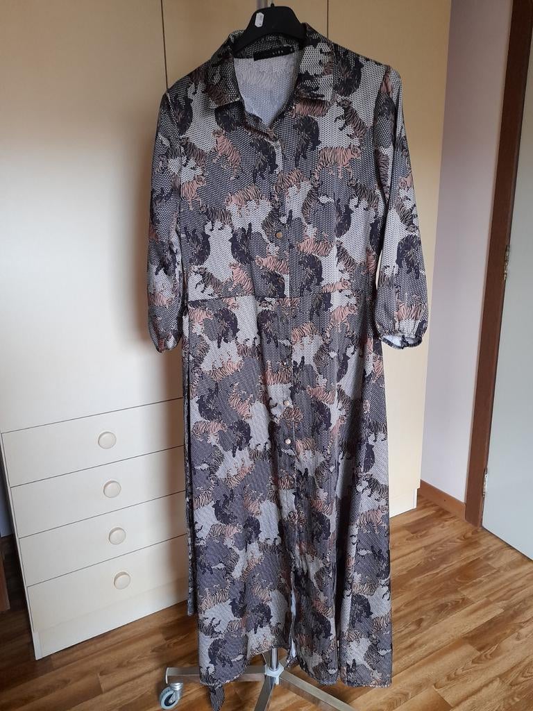 Lange Jurk met tijgerprint., Kleding | Dames, Maat 38/40 (M), Overige kleuren, Nieuw, Ophalen of Verzenden