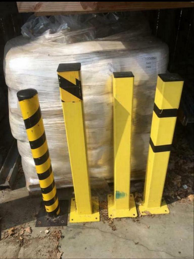 Diverse rampalen stootpalen aanrijdbeveiliging bescherming, Ophalen