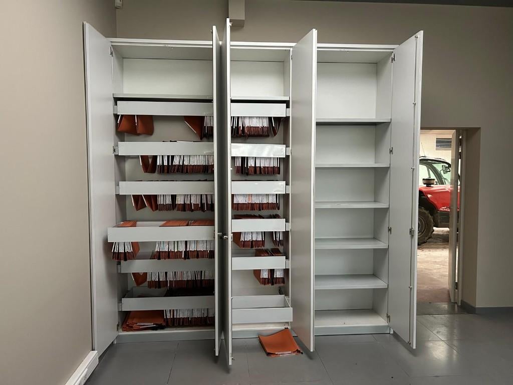 bureaukasten Vitra Point, Ophalen, Gebruikt, 200 cm of meer, 200 cm of meer