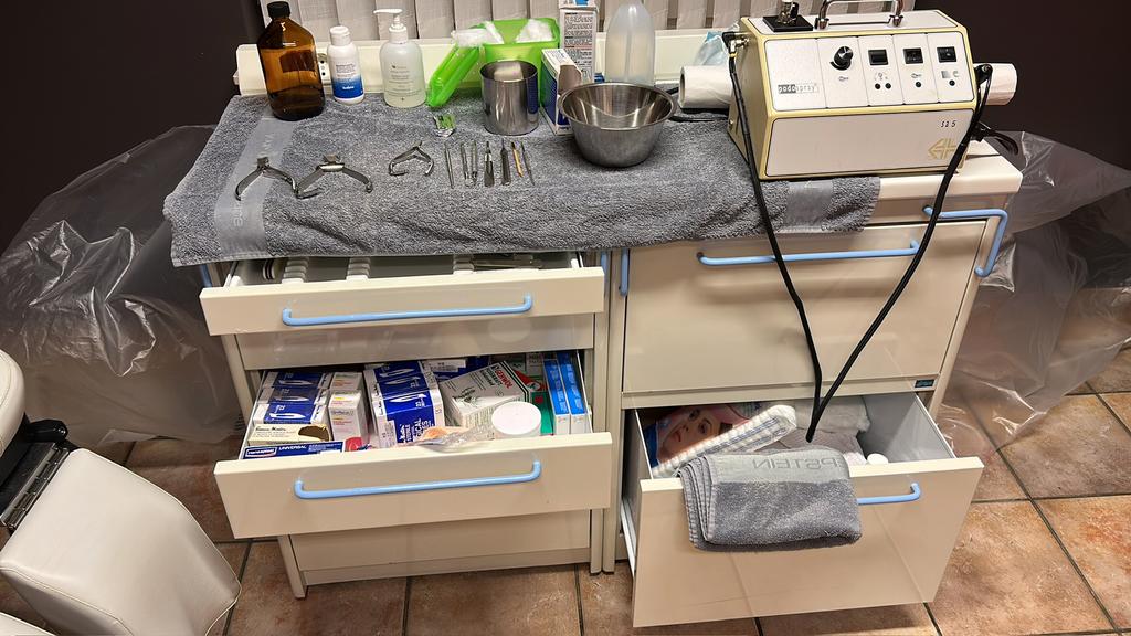 Pediceure of verzorgingstafel, Ophalen, Gebruikt, Hand- en Voetverzorging