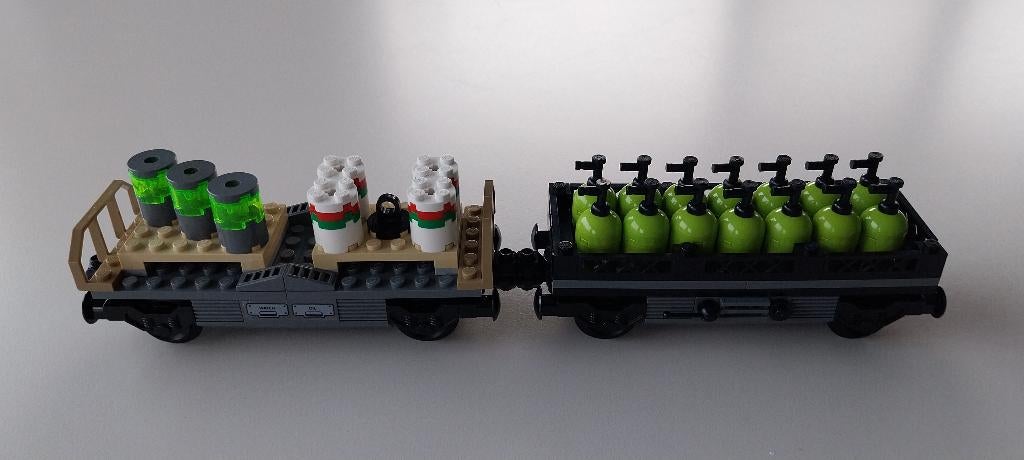 Lego trein: wagon met palletten en wagon met kraanvaten, Ophalen of Verzenden, Nieuw, Complete set, Lego