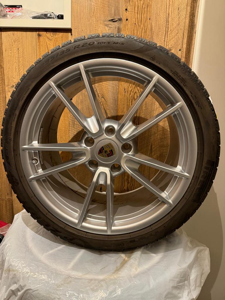 Pneus d'hiver Porsche 992 avec jante, Neuf, Pneus et Jantes, Pneus hiver, 295 mm