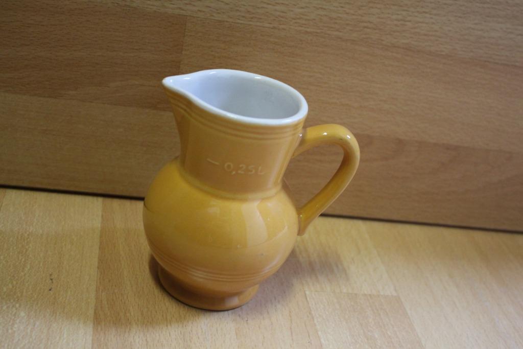 Pichet Emile Henry 25 cl, Maison & Meubles, Cuisine | Vaisselle, Enlèvement ou Envoi, Utilisé, Céramique, Uni
