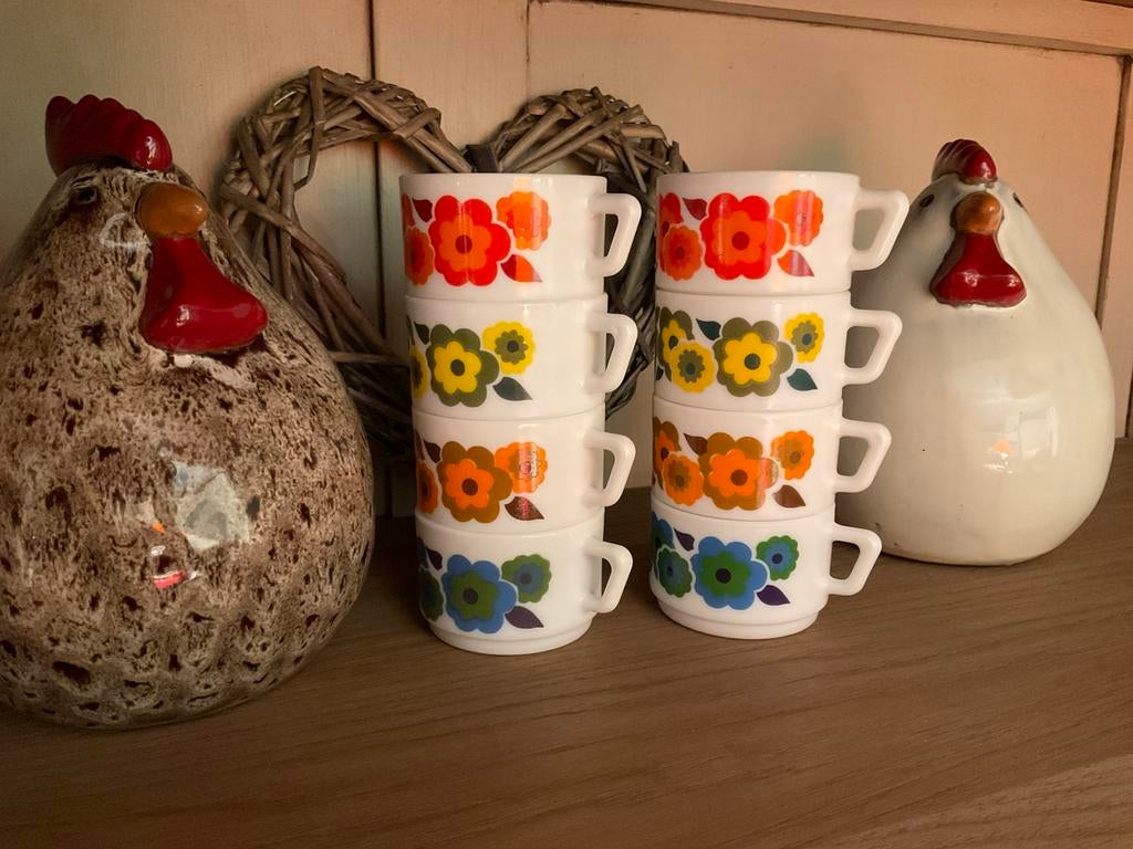 Arcopal Lotus - 8 Koffietassen, Huis en Inrichting, Keuken | Servies, Ophalen of Verzenden, Zo goed als nieuw