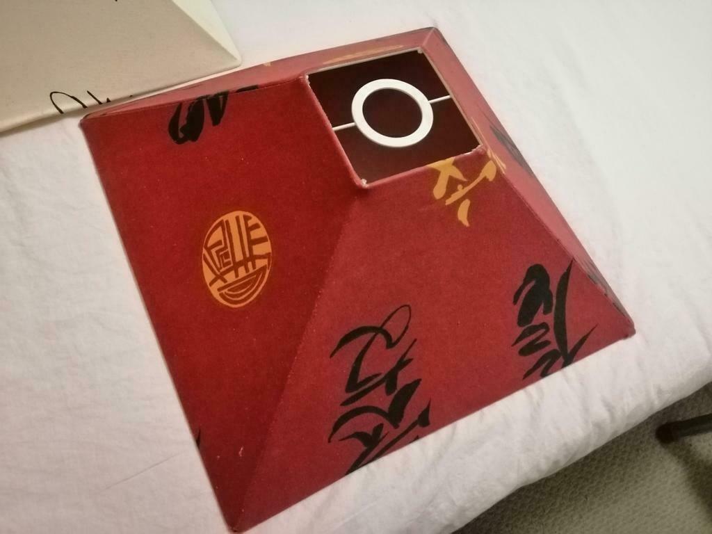 abat jour, Rouge, 25 à 50 cm, Carré, Enlèvement