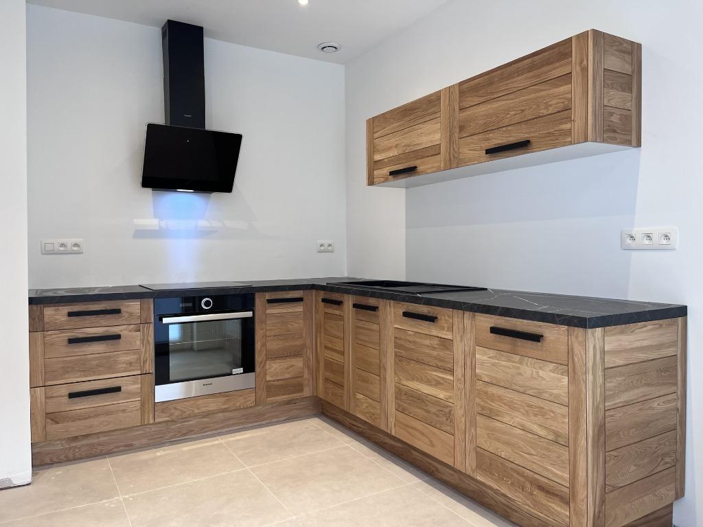 Meubles de cuisine chêne massif vernis contemporain, Huis en Inrichting, Keuken | Complete keukens, Nieuw, Hoekkeuken, Bruin, Hout