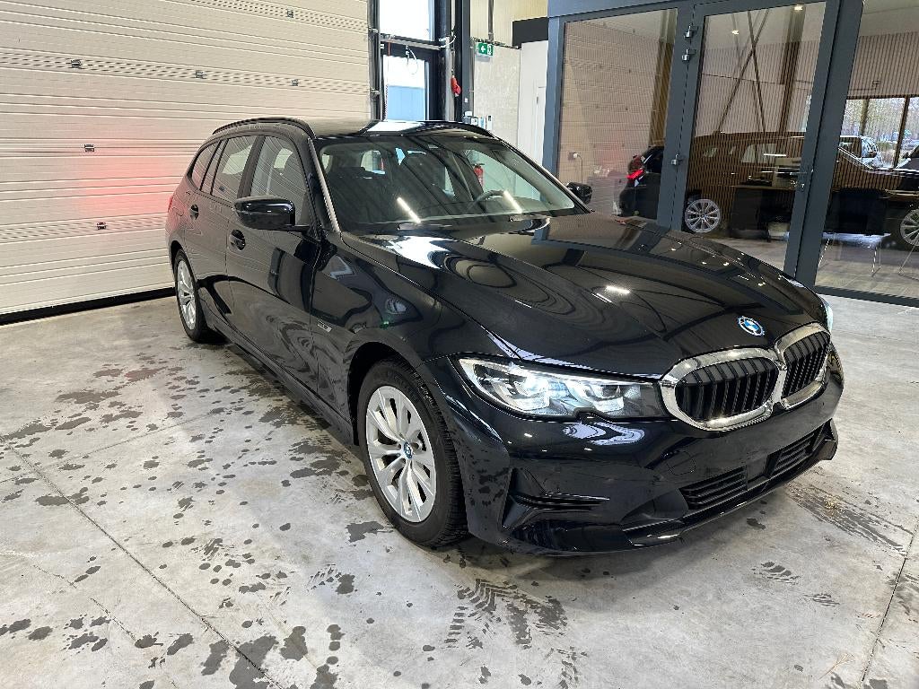 BMW 320e Touring PHEV - ACC CarPlay Camera Leder, Autos, BMW, Cuir, Achat, Euro 6, Entreprise