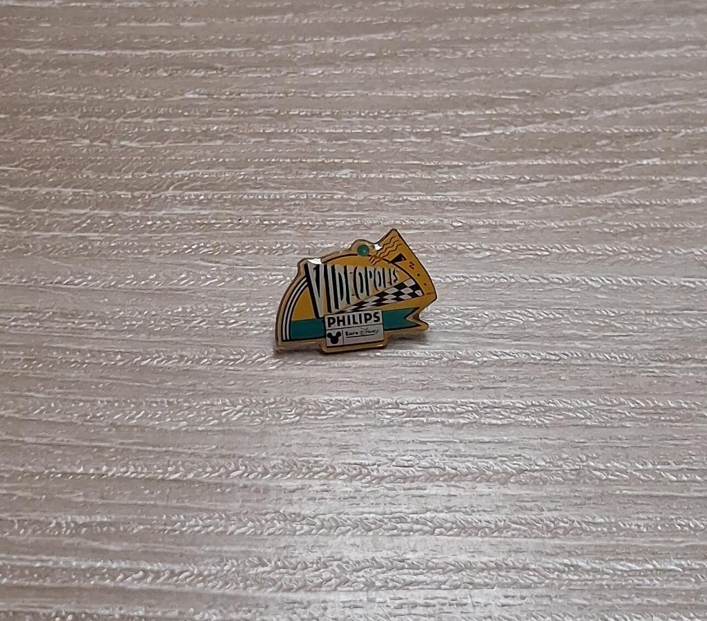 PIN - EURO DISNEY - VIDEOPOLIS - PHILIPS, Envoi, Utilisé, Autres sujets/thèmes, Insigne ou Pin's