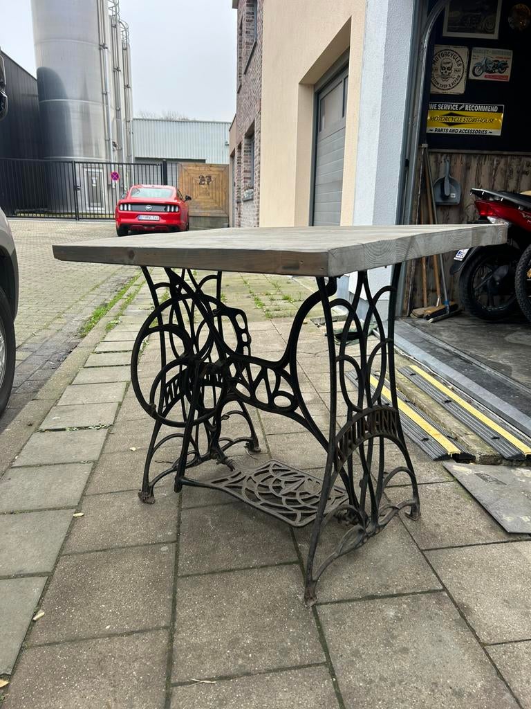 Table vintage, Enlèvement