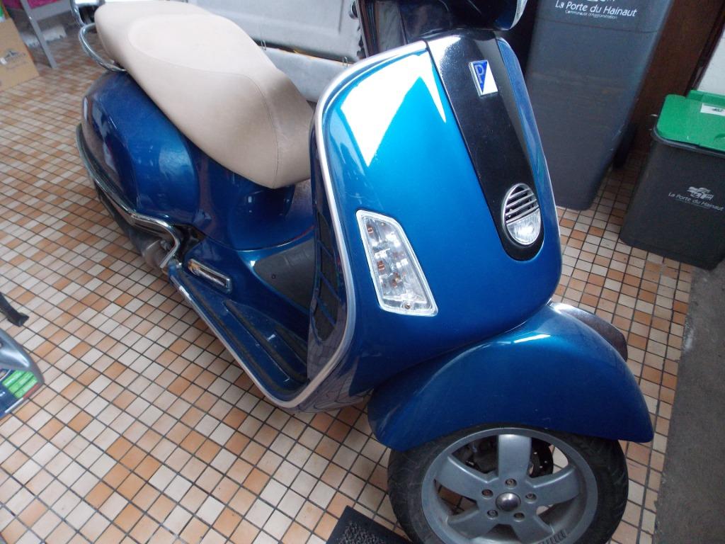 vespa et vélo électrique échange possible, Fietsen en Brommers, Scooters | Vespa, Ophalen, Elektrisch