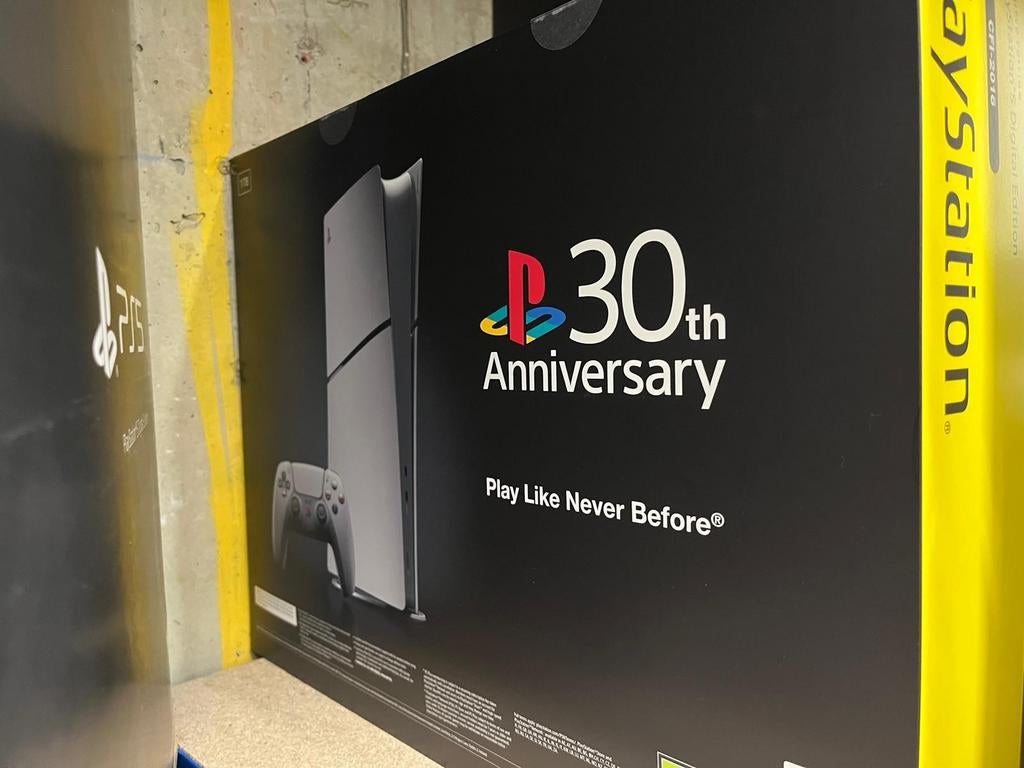 Playstation 5 - LIMITED EDITION - 30th anniversery edition, Games en Spelcomputers, Spelcomputers | Sony PlayStation 5, Nieuw