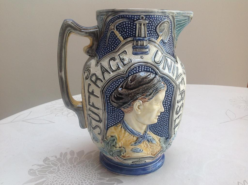 Vase ancien SUFFRAGE UNIVERSEL, Antiquités & Art, Enlèvement