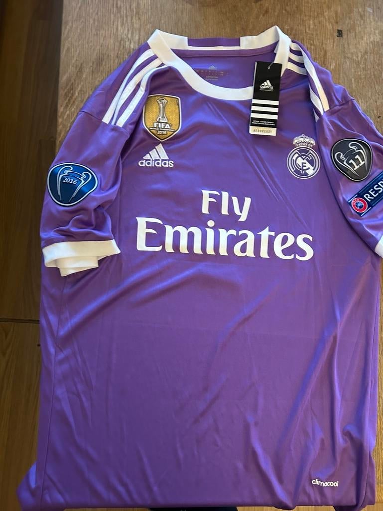 Real madrid shirt 2017 paars ronaldo, Sport en Fitness, Voetbal, Ophalen, Nieuw, Shirt