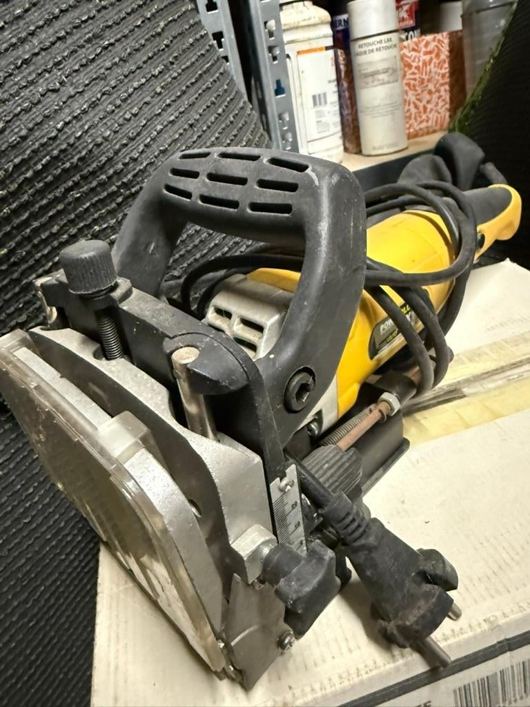 Lamelleuse / Biscuiteuse électrique — 650W 230V, Bricolage & Construction, Enlèvement, Utilisé, Électrique