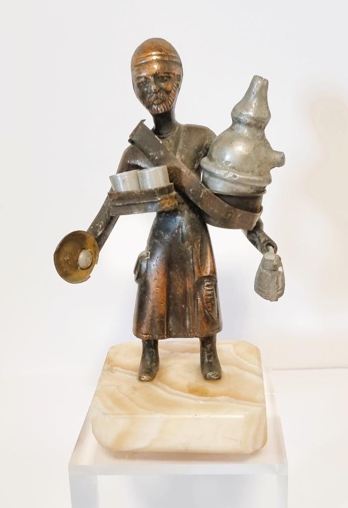 Statue arabe en bronze « Le Porteur d'eau », Enlèvement ou Envoi